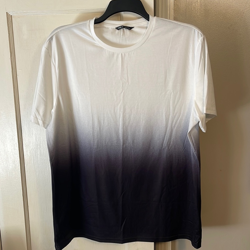 White/Black T-Shirt Size XXL Men’s